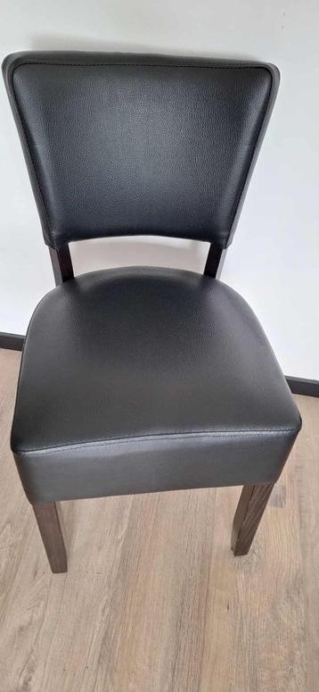 4 Stoelen beschikbaar voor biedingen
