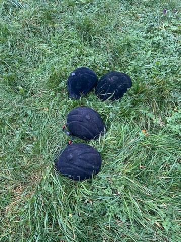 Paardrij caps nog 3 stuks beschikbaar voor biedingen