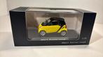 Smart fortwo coupe yellow minichamps 1.43, Hobby en Vrije tijd, Modelauto's | 1:43, Ophalen of Verzenden, A, A, A