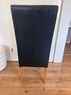 4 stoel de kleur is zwart, Huis en Inrichting, Stoelen, Zwart, Leer, Ophalen of Verzenden, Zo goed als nieuw