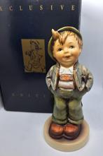 Goebel Hummel - 409 - Hello World (TMK6 in doos), Ophalen of Verzenden, Zo goed als nieuw, Hummel