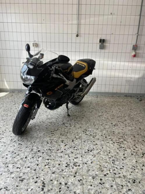 Honda VTR 1000 F | 110pk V-twin | 1998 | Goed onderhouden, Motoren, Motoren | Honda, Bedrijf, Sport, meer dan 35 kW, 2 cilinders