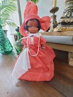 Popje met Surinaamse klederdracht, Verzamelen, Poppen, Ophalen of Verzenden, Zo goed als nieuw, Pop