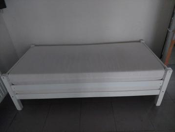 1 persooms bed zomder matras beschikbaar voor biedingen