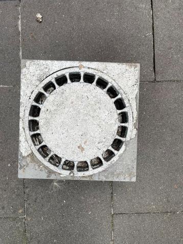 Gratis Afvoerput buiten tuinputje beschikbaar voor biedingen