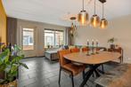 Deens ovale eettafel met eetbankje en stoelen, Ophalen, Zo goed als nieuw, Modern, 4 tot 6 stoelen