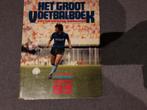 Voetbal Jaarboek '83 - Prachtige Foto's!, Ophalen of Verzenden, Gelezen, Balsport