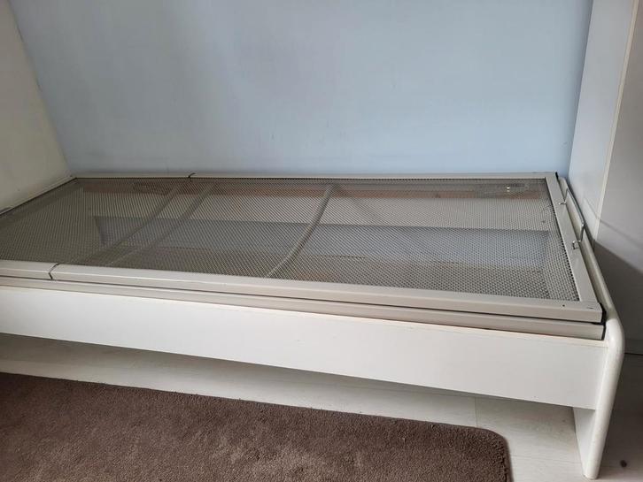 Stevig bed, Huis en Inrichting, Slaapkamer | Bedden, Eenpersoons, 90 cm, 210 cm, Metaal, Wit, Verstelbaar, Ophalen