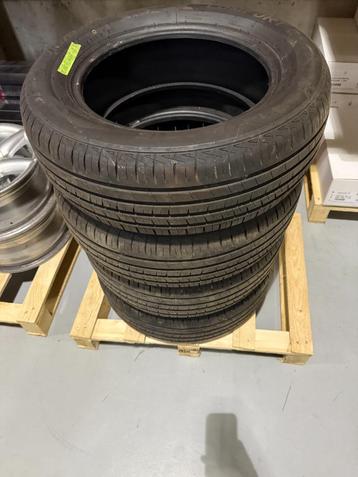 4x Zomerband 205/60R15 + Peugeot/Citroen velgen 15" 4x108 beschikbaar voor biedingen
