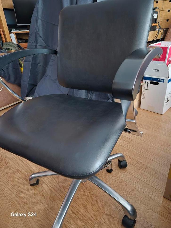 Comair kappersstoel. zgan, Huis en Inrichting, Stoelen, Zo goed als nieuw, Eén, Ophalen of Verzenden