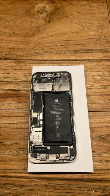 Iphone 12 voor onderdelen beschikbaar voor biedingen