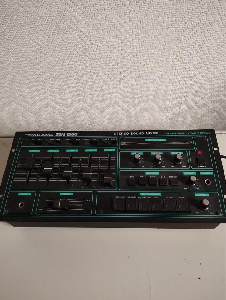 Realistic SSM-1900 Stereo Sound Mixer, Muziek en Instrumenten, Mengpanelen, Ophalen of Verzenden