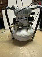 Jun Air Compressor - Super Stil!, Doe-het-zelf en Verbouw, Compressors, Gebruikt, 6 tot 10 bar, Ophalen of Verzenden, Minder dan 200 liter/min
