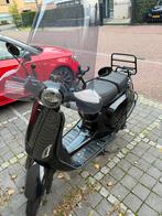 Scooter Capri V4s zwart – geel kenteken , minder dan 2000 km, Fietsen en Brommers, Zo goed als nieuw, Benzine, Ophalen, Overige merken