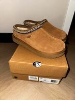 UGG Tasman Pantoffels - Bruin - Maat 38, Kleding | Dames, Schoenen, Ophalen of Verzenden, Zo goed als nieuw, Bruin, Pantoffels of Sloffen
