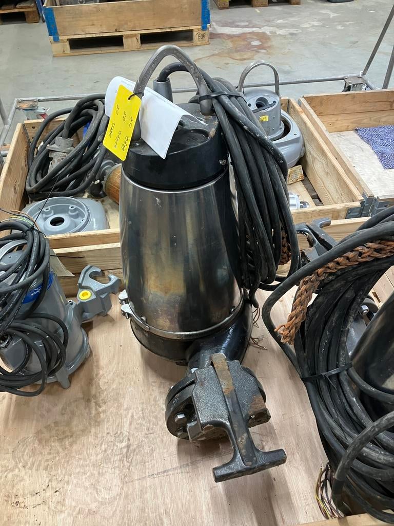 Grundfos dompelpompen. Zie foto’s en omschrijving., Ophalen