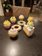 Leuke decoratieve taartjes en donuts, Ophalen of Verzenden, Zo goed als nieuw