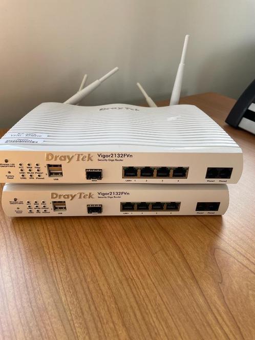 2x DrayTek Vigor2132FVn router (Vodafone firmware), Computers en Software, Routers en Modems, Gebruikt, Router, Ophalen