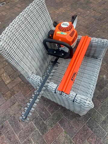 Stihl HS 45 Heggenschaar , als NIEUW zeer weinig gebruikt . beschikbaar voor biedingen