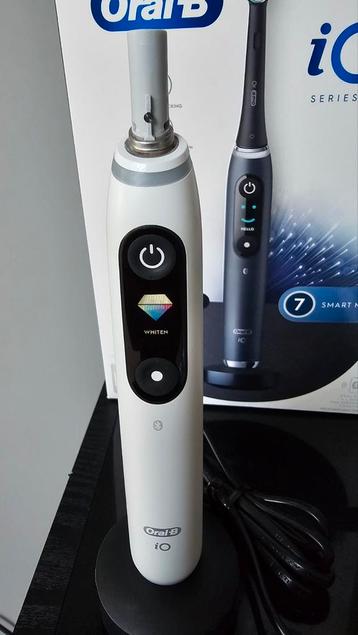 Oral-B iO 8 Elektrische Tandenborstel wit beschikbaar voor biedingen