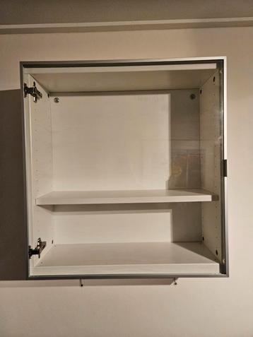 Vitrine kastjes 2 stuks gebruikt in goede staat. beschikbaar voor biedingen