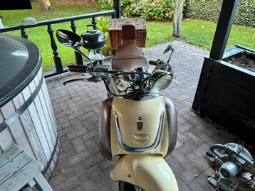 Scooter lage km stand als nieuwe nog beschikbaar voor biedingen