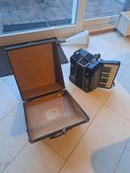 Accordeon, Gebruikt, 32-bas, Toetsaccordeon, Met koffer
