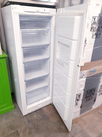 Vriezer Bosch vrijstaand 156cm A INC GARANTIE beschikbaar voor biedingen