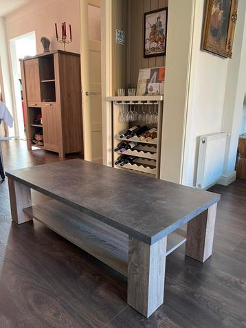 Moderne salontafel – Zeer goede staat beschikbaar voor biedingen