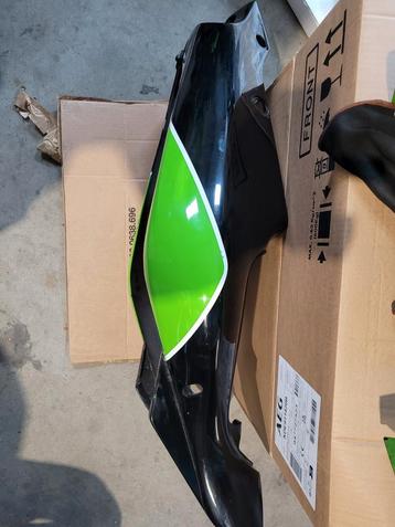 Achterkuipdelen zx7r beschikbaar voor biedingen