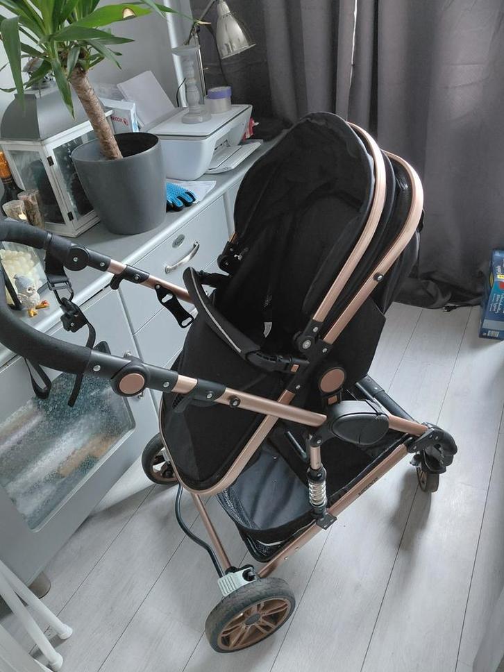 Luxe kinderwagen - Zwart met gouden accenten, Kinderen en Baby's, Kinderwagens en Combinaties, Zo goed als nieuw, Kinderwagen