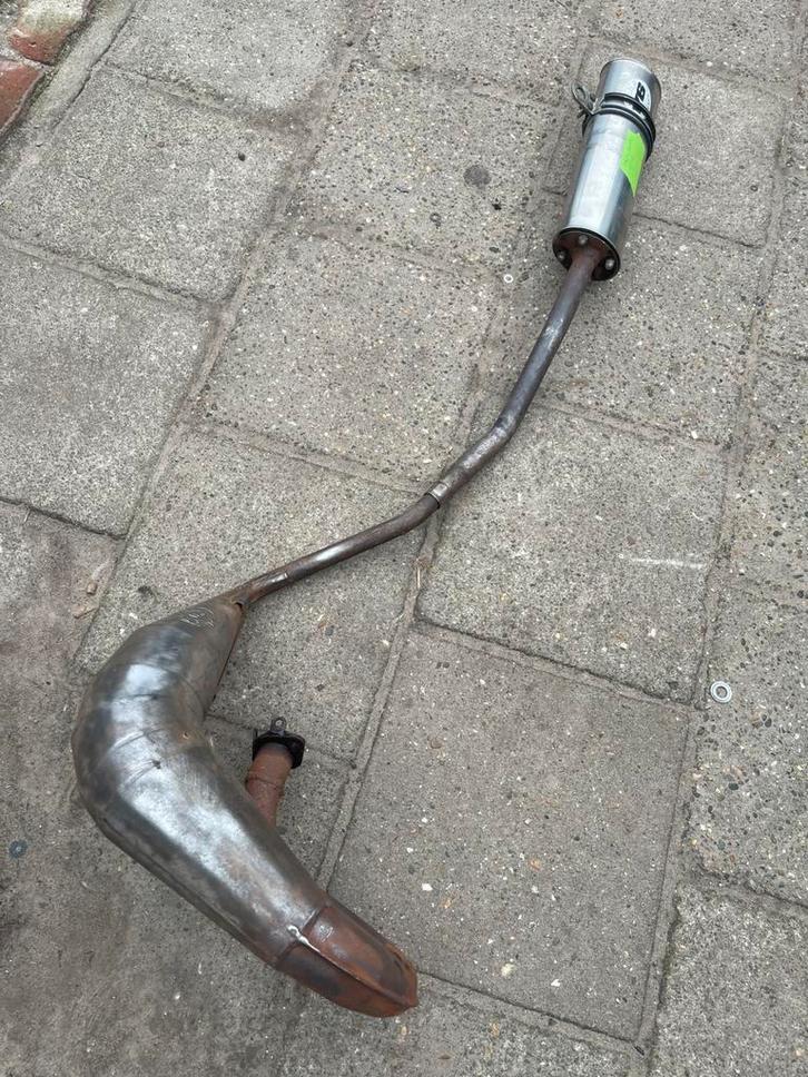 Leovince V6 uitlaat linksom Derbi senda xtreme / drd racing, Fietsen en Brommers, Brommeronderdelen | Algemeen, Zo goed als nieuw