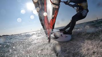 Windsurf race en slalom zeilen garage opruiming beschikbaar voor biedingen