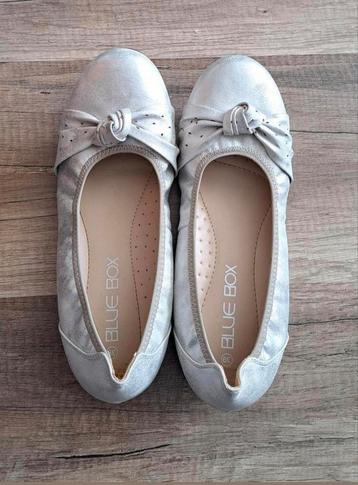 NIEUW!! Geweldige zilverachtige Blue Box ballerina's mt 39 beschikbaar voor biedingen