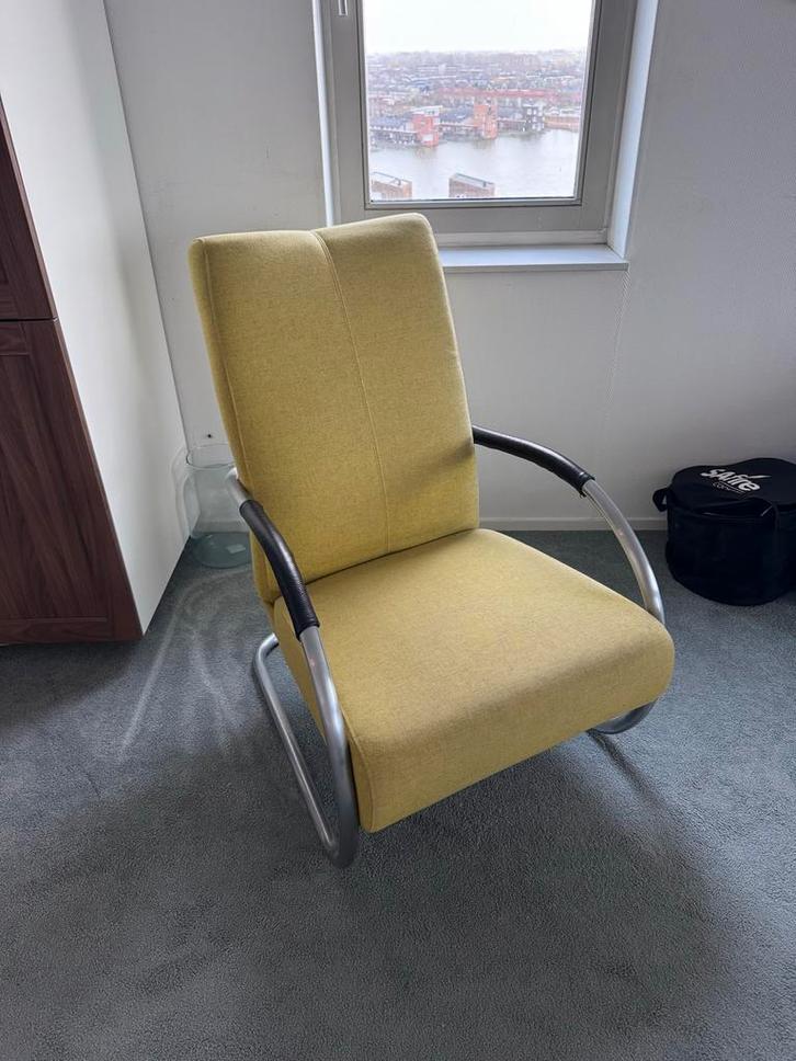 Stijlvolle gele stoel met armleuningen, Huis en Inrichting, Stoelen, Zo goed als nieuw, Eén, Metaal, Overige kleuren, Ophalen