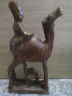 houten gesneden beeld van een kameel met baby met ruiter, Ophalen of Verzenden