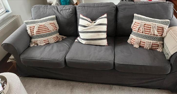 IKEA Ektorp 3-zits bank - Tijdloos en comfortabel, Huis en Inrichting, Banken | Bankstellen, Zo goed als nieuw, Rechte bank, Driepersoons