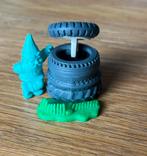 Kindersurprise K99N46 kabouter bij autobanden, Verzamelen, Ophalen of Verzenden, Zo goed als nieuw, K-nummers