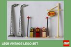 LE07 Vintage Benzinepomp met 2 lichtmasten en Esso paal, Complete set, Gebruikt, Ophalen of Verzenden, Lego