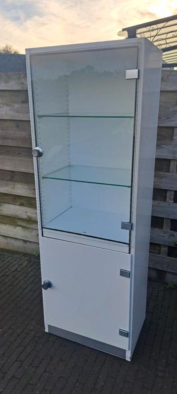 Vintage Medicijnkast/Vitrinekast schmitz beschikbaar voor biedingen