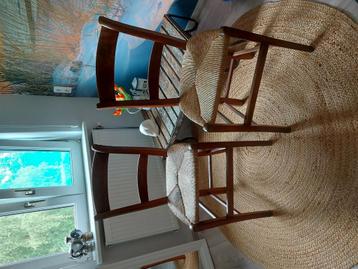 2 mooie antieke stoelen  beschikbaar voor biedingen