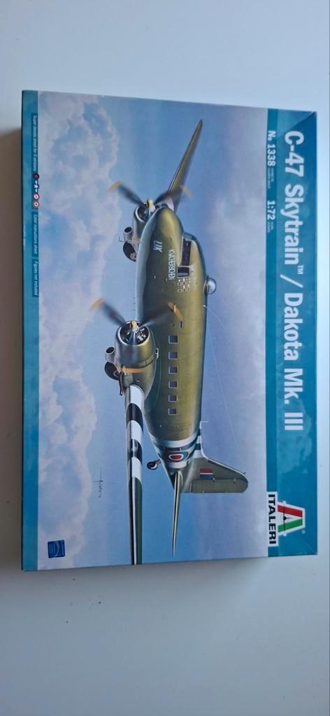 C-47 Skytrain / Dakota Mk. III / Italeri / Schaal: 1:72, Hobby en Vrije tijd, Modelbouw | Vliegtuigen en Helikopters, Zo goed als nieuw