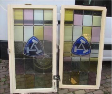 2 Grote Oude Ramen met Glas in Lood - 147x77 beschikbaar voor biedingen