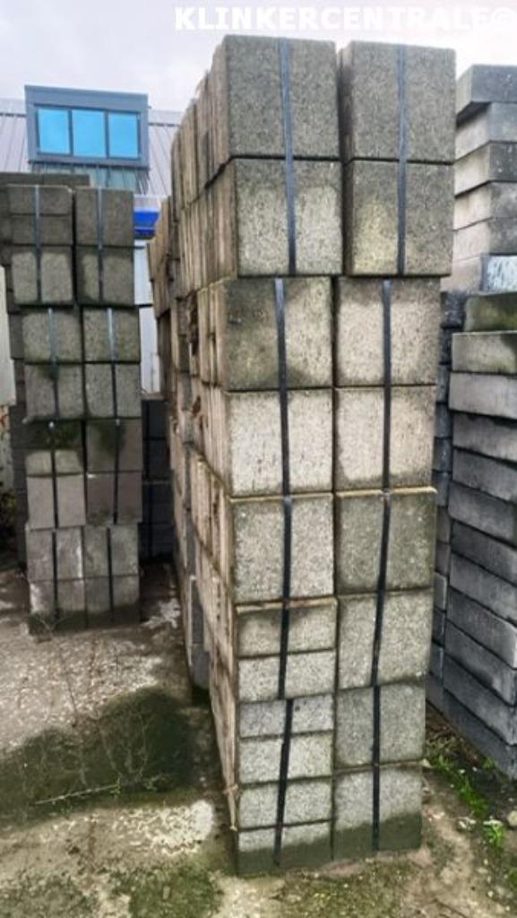 110m2 grijs, gebruikte betontegels 30x30x8cm terrastegels, Tuin en Terras, Tegels en Klinkers, Gebruikt, Terrastegels, Beton, 10 m² of meer