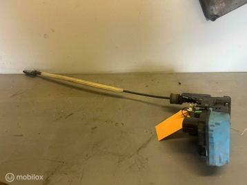 Deurslot mechaniek origineel linksvoor Volvo V70 II 9141701 beschikbaar voor biedingen