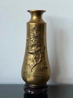 Antieke bronzen vaas Chinees op onderzetter, Ophalen of Verzenden
