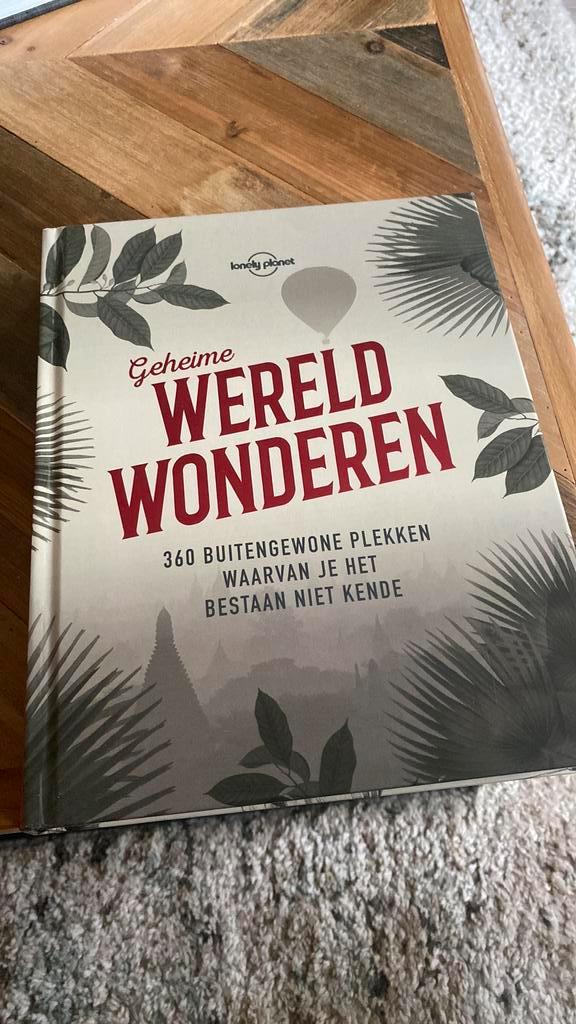 Lonely Planet - Lonely Planet Geheime wereldwonderen, Boeken, Reisgidsen, Zo goed als nieuw, Reisgids of -boek, Europa, Lonely Planet