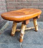 Kleine rustieke salontafel boomstam tafel ambachtelijk uniek, Huis en Inrichting, Tafels | Salontafels, Ophalen, Gebruikt, Rustiek landelijk interieur design