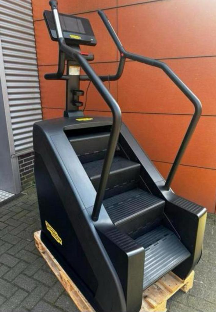 Technogym Climb Live Excite Stairclimber ,Traploper, Sport en Fitness, Fitnessmaterialen, Zo goed als nieuw, Overige typen, Ophalen