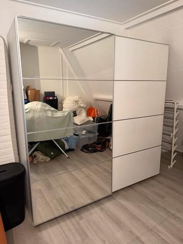 Ikea Pax kledingkast met schuifdeuren beschikbaar voor biedingen